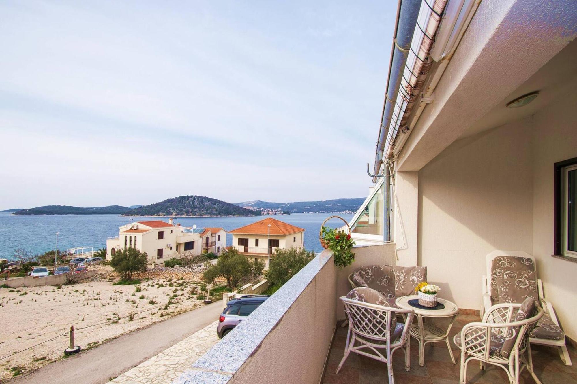 Apartment Meri Razanj With Sea View Exterior photo
